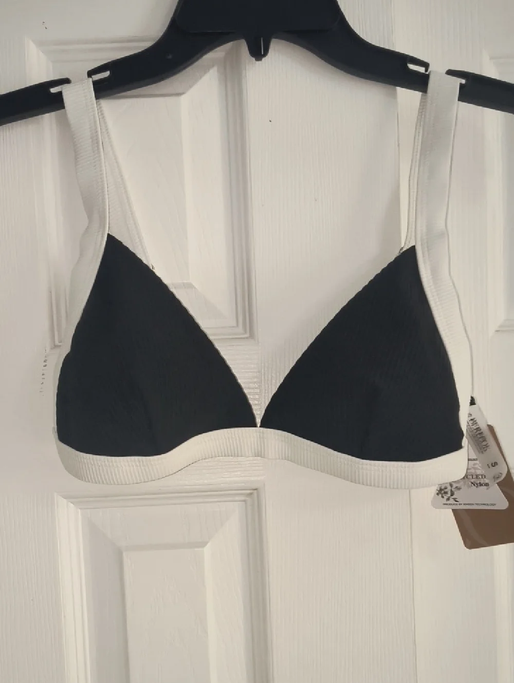 Berlook Contrast Trim Triangle Bikini Top Size S NWT